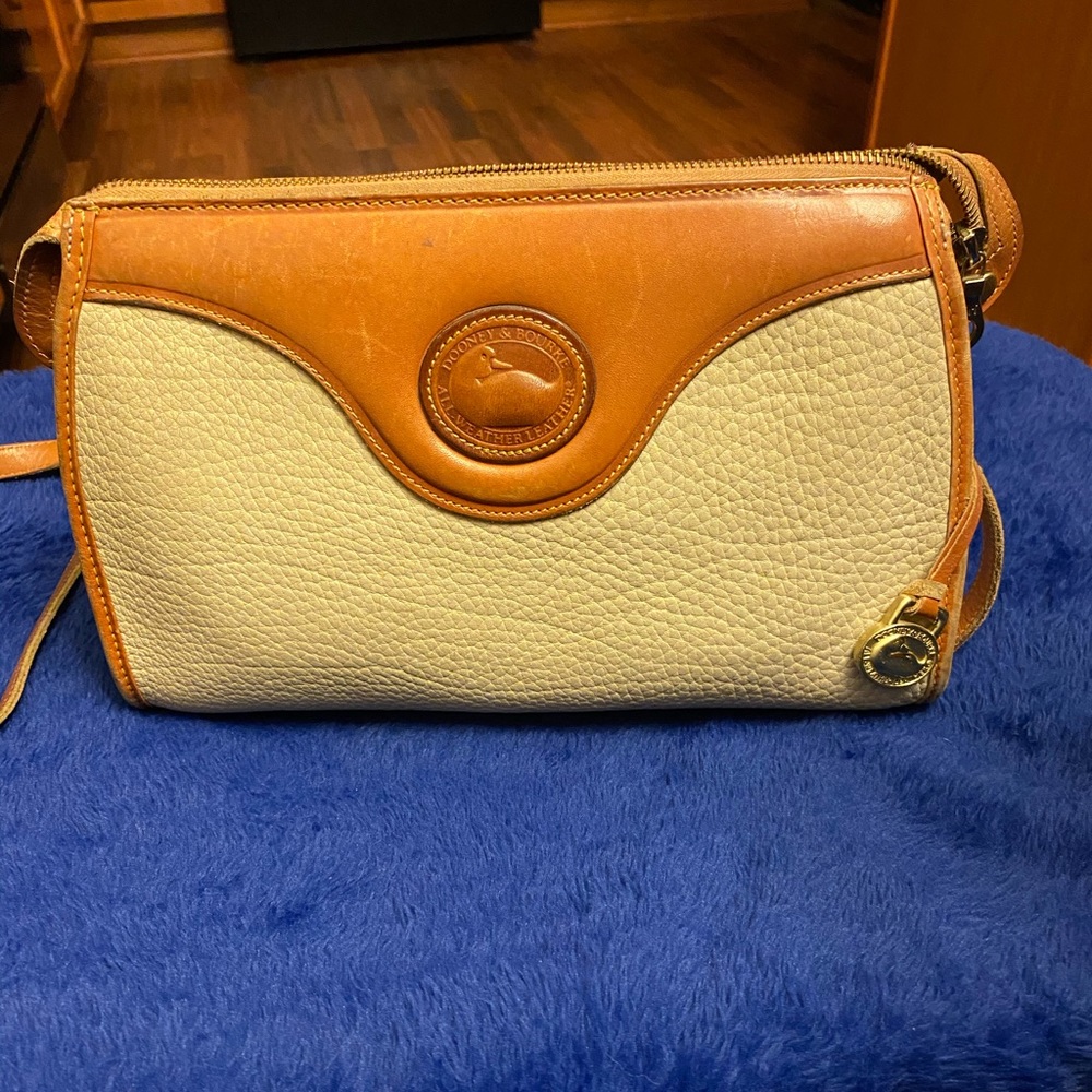 Vintage Dooney & Bourke crossbody purse